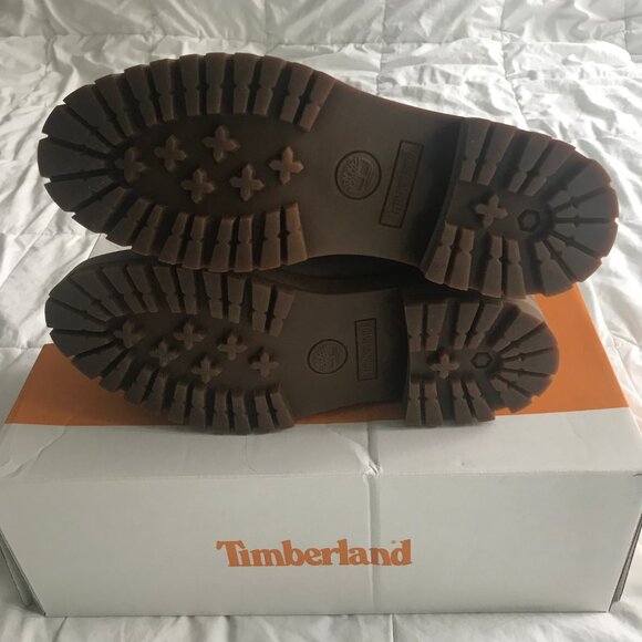 Courmayeur Valley Timberland Chelsea Boot in Taupe Nubuck- New in Box! - Picture 2 of 6